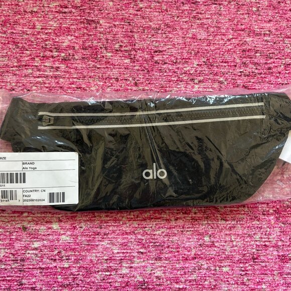 ALO Yoga Accessories - Alo Stride Running Belt (new, in package)